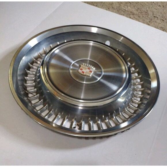 1971 1972 CADILLAC Wheel Cover Hubcaps OEM 71 72 - Picture 3 of 6
